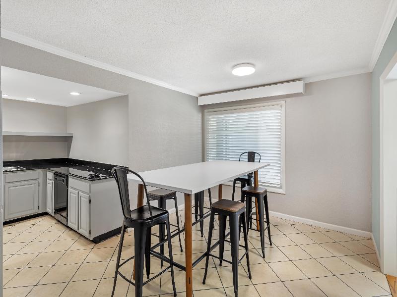 Best Western Plus Holiday Sands Inn & Suites image