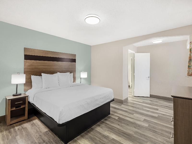 Best Western Plus Holiday Sands Inn & Suites image