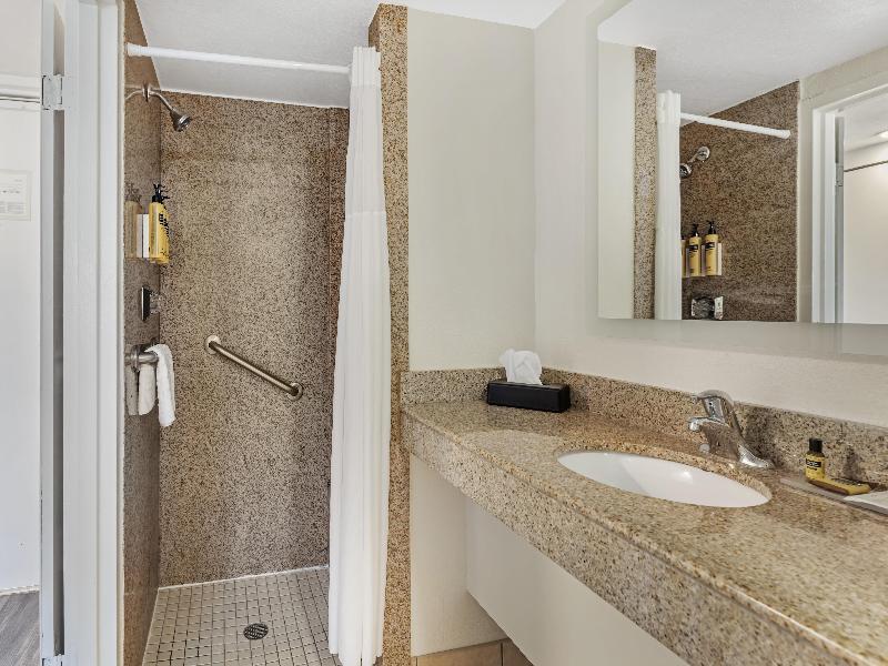 Best Western Plus Holiday Sands Inn & Suites image