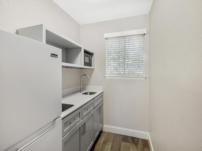 Best Western Plus Holiday Sands Inn & Suites image