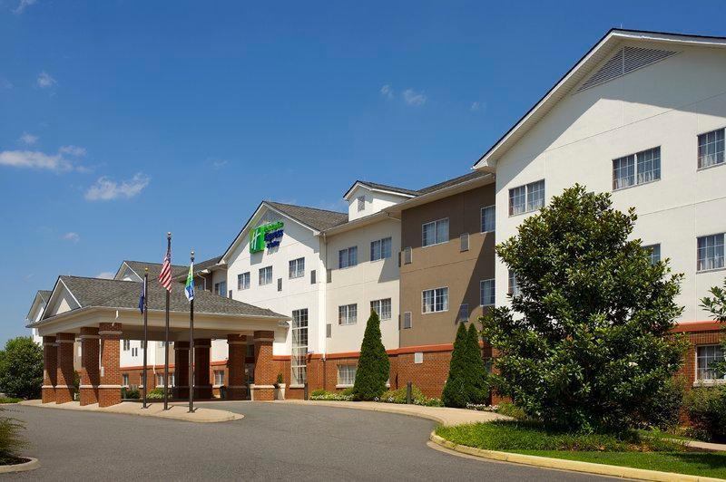 Holiday Inn Express and Suites Charlottesville