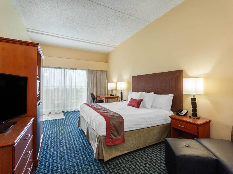 Ramada Plaza by Wyndham Virginia Beach Oceanfront image