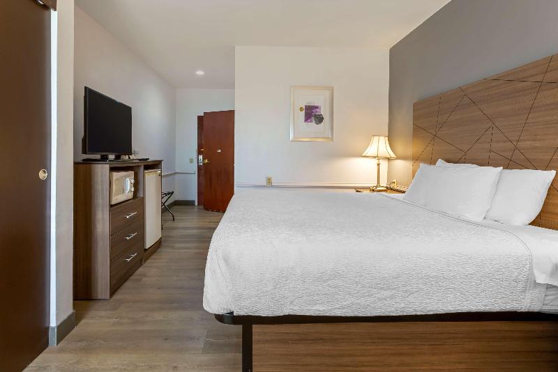 Best Western Plus South Hill Inn image