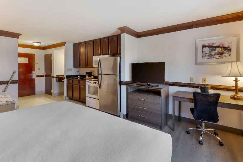 Best Western Plus South Hill Inn image