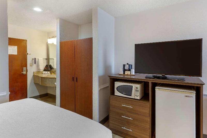 Best Western Plus South Hill Inn image