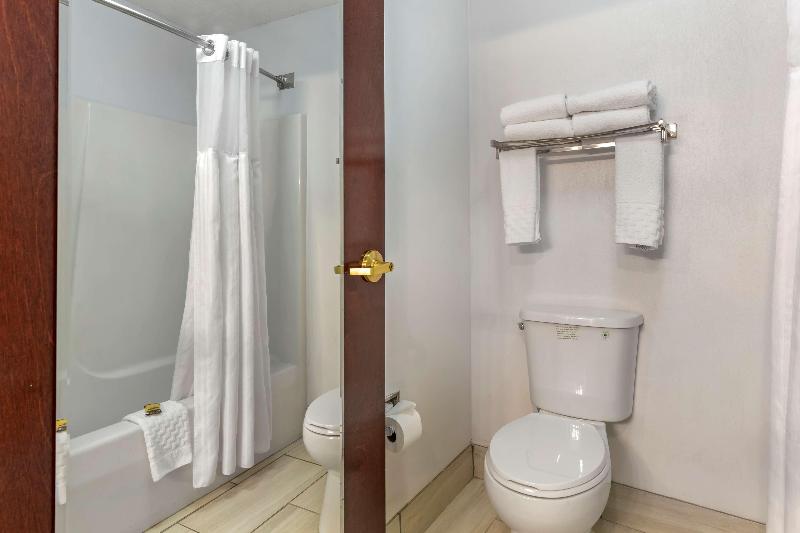 Best Western Plus South Hill Inn image