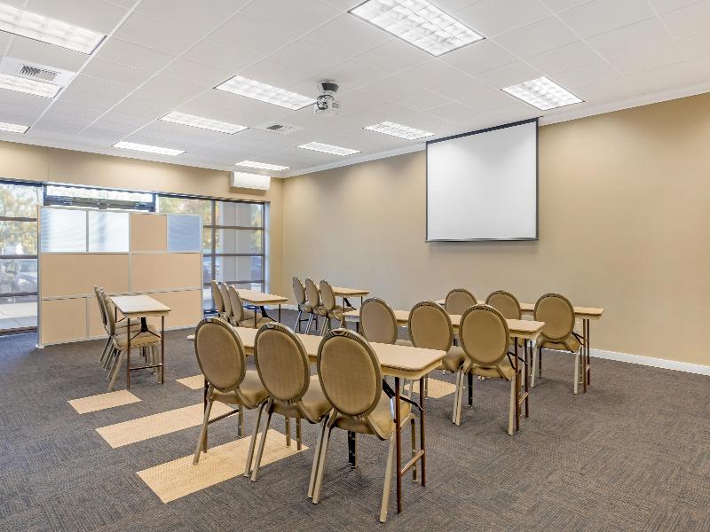 Best Western Plus Plaza by the Green image