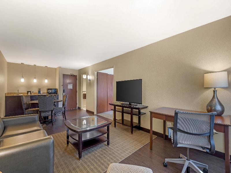 Best Western Plus Plaza by the Green image