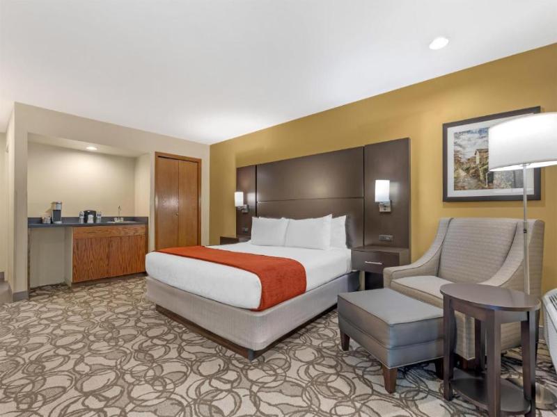 Best Western Plus Plaza by the Green image