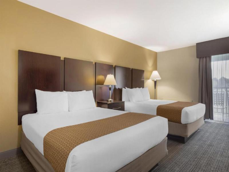 Best Western Plus Plaza by the Green image