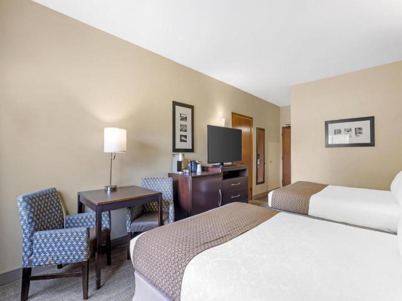 Best Western Plus Plaza by the Green image