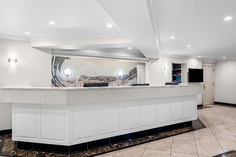 Bw Premier Plaza Hotel & Conference Center image