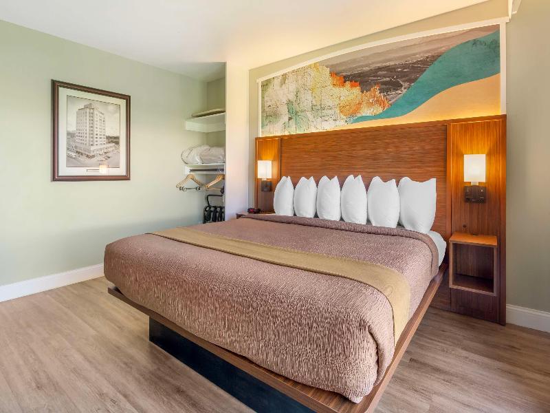 Best Western Plus Ahtanum Inn image