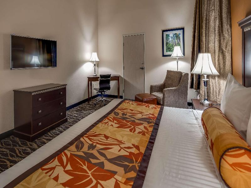 Best Western Plus Battle Ground Inn & Suites image