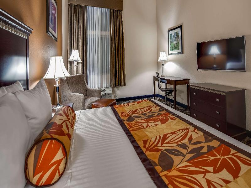 Best Western Plus Battle Ground Inn & Suites image