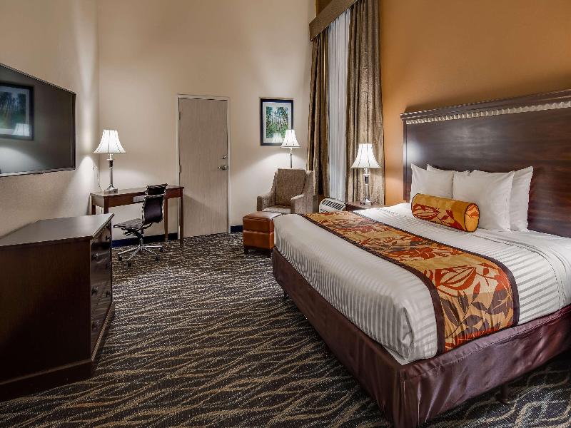Best Western Plus Battle Ground Inn & Suites image