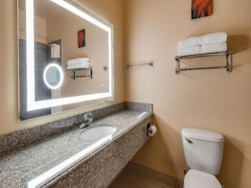 Best Western Plus Battle Ground Inn & Suites image