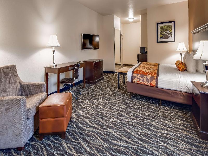 Best Western Plus Battle Ground Inn & Suites image