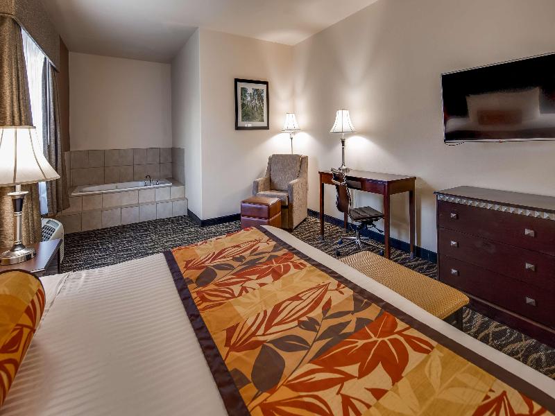 Best Western Plus Battle Ground Inn & Suites image