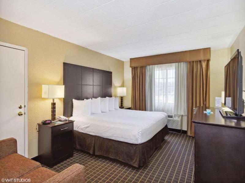 Quality Inn & Suites Morgantown - University Area image