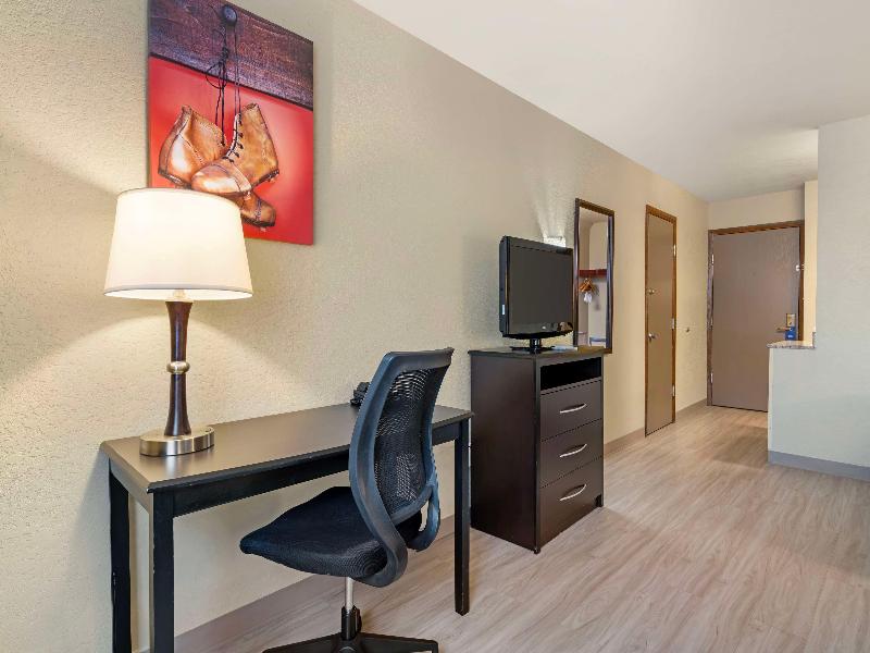 Best Western Green Bay Inn Conference Center image