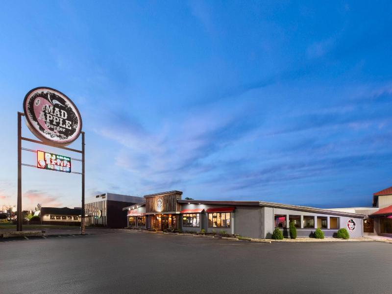 AmericInn by Wyndham Appleton Downtown
