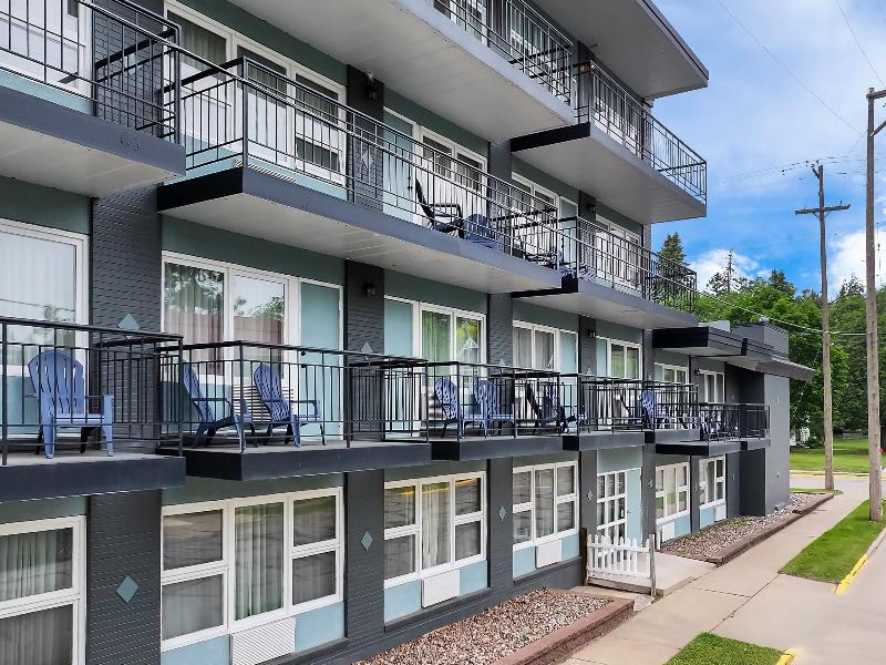 Clarion Pointe Rhinelander Downtown image