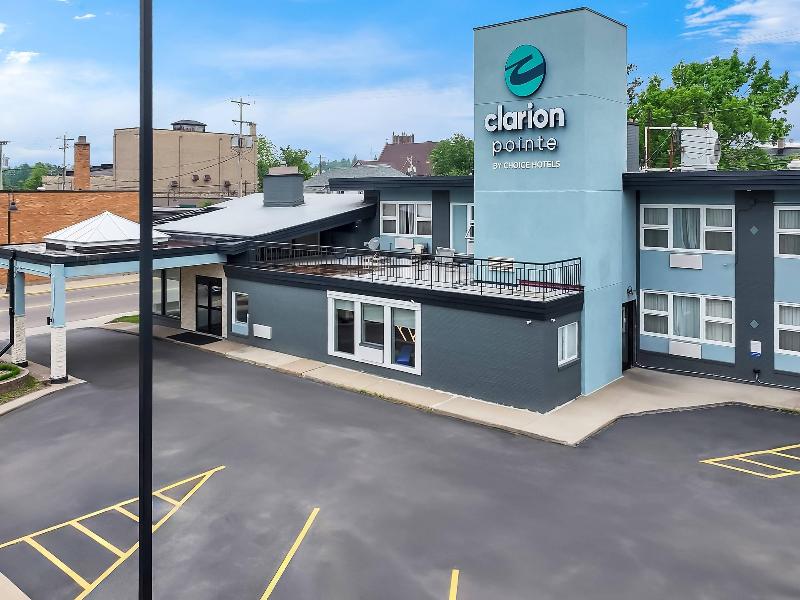 Clarion Pointe Rhinelander Downtown image