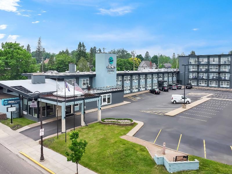 Clarion Pointe Rhinelander Downtown image