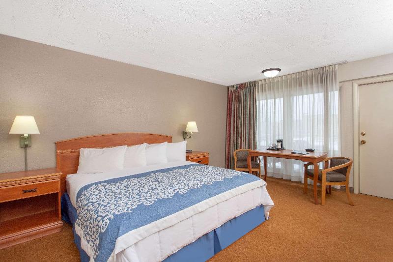 Clarion Pointe Rhinelander Downtown image