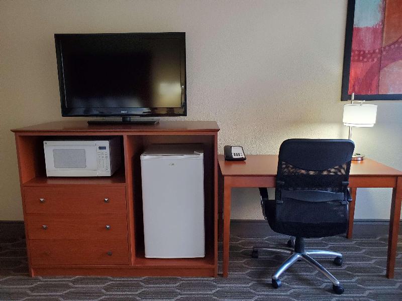 Bw Plus Milwaukee Airport & Conference Center image
