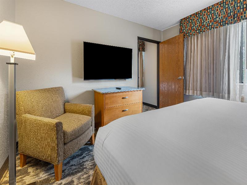 Best Western Ambassador Inn & Suites image