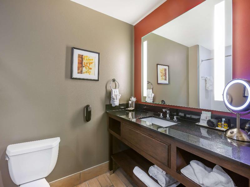 Best Western Premier Ivy Inn & Suites image
