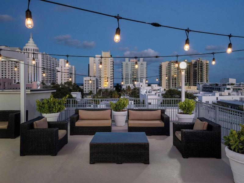 Courtyard Miami Beach South Beach image