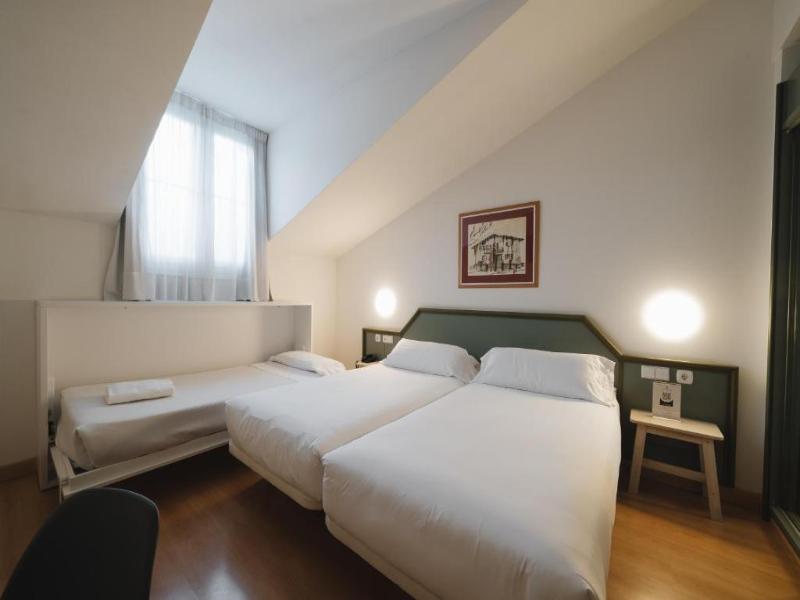 Hotel Urdanibia Park image