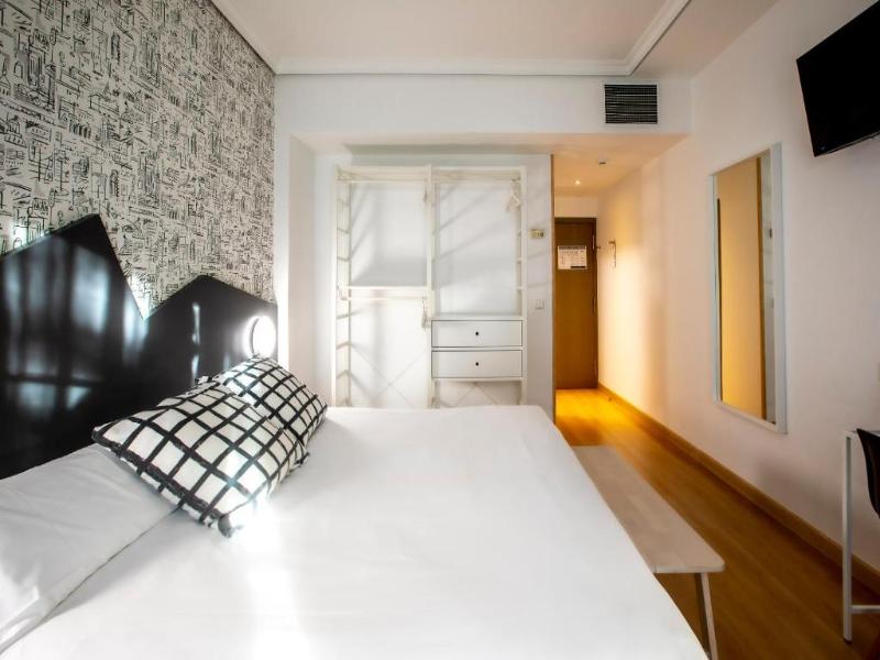 Hotel Urdanibia Park image