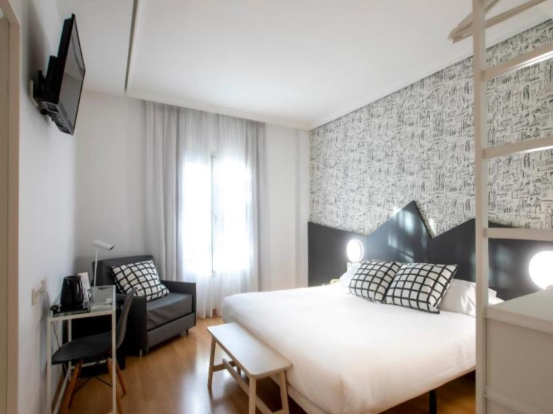 Hotel Urdanibia Park image