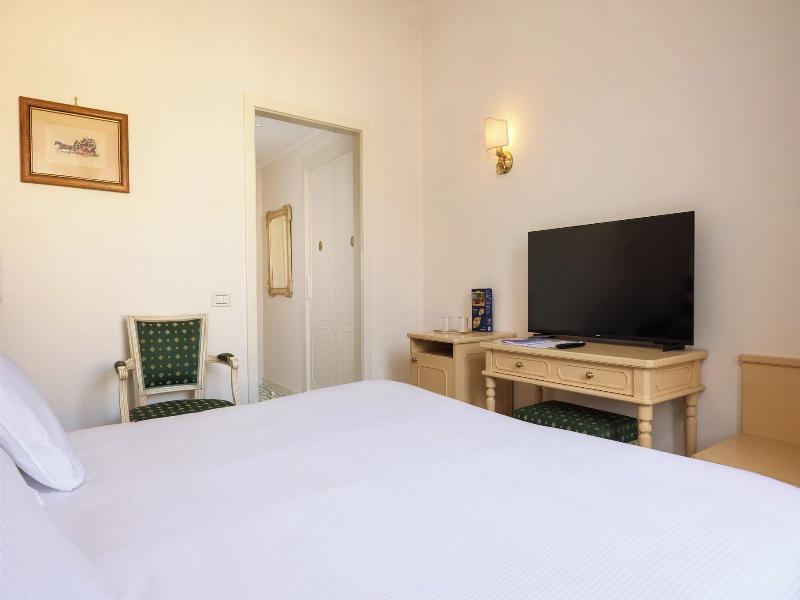 Imperial Hotel Tramontano image
