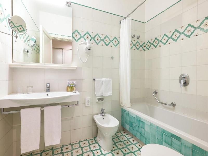 Imperial Hotel Tramontano image