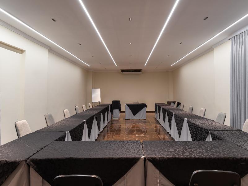 Hotel Golden Park Uberaba By Nacional Inn image