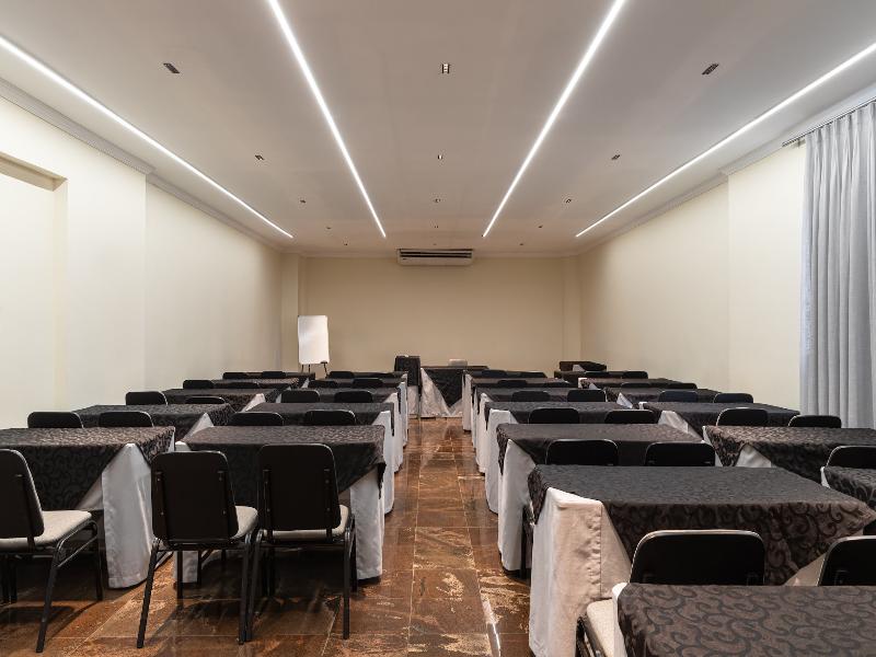 Hotel Golden Park Uberaba By Nacional Inn image