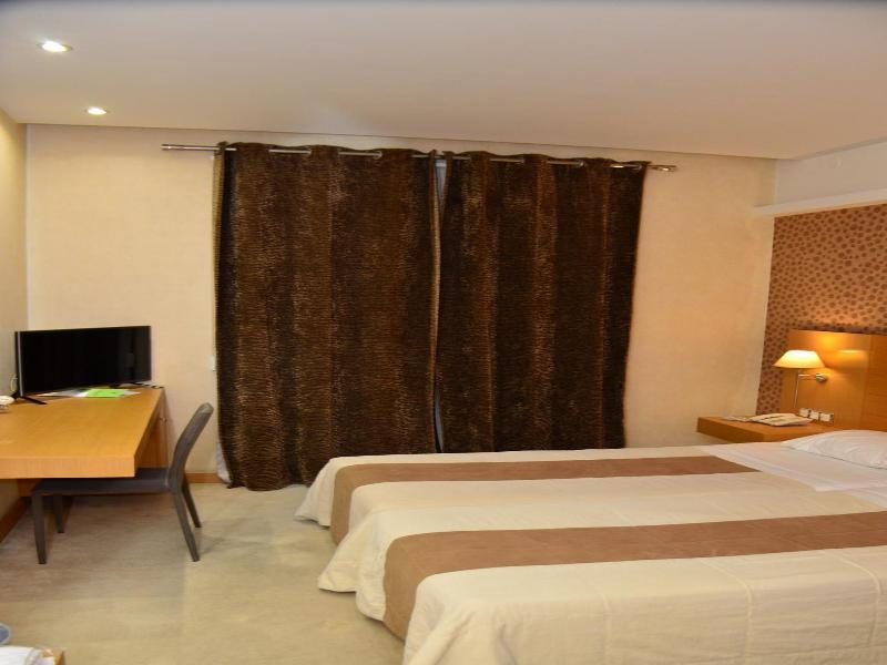 Deves hotel image