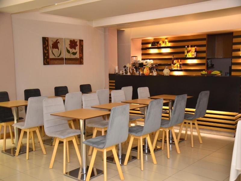 Deves hotel image