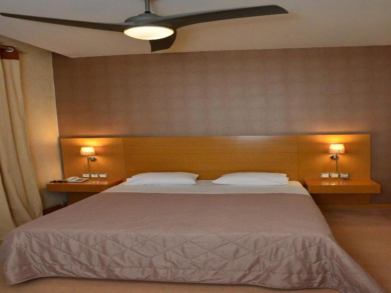Deves hotel image