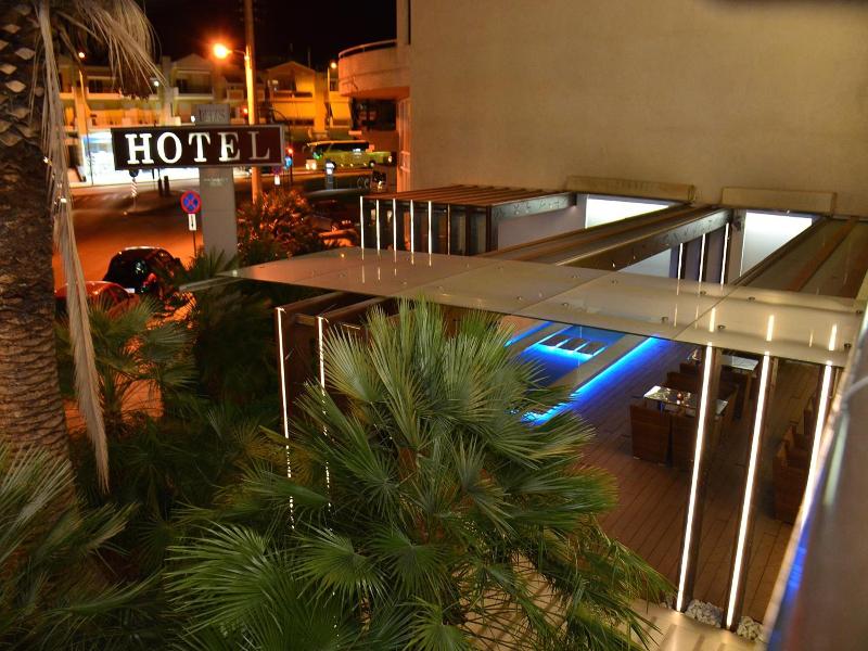 Deves hotel image