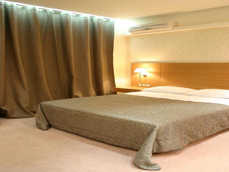 Deves hotel image