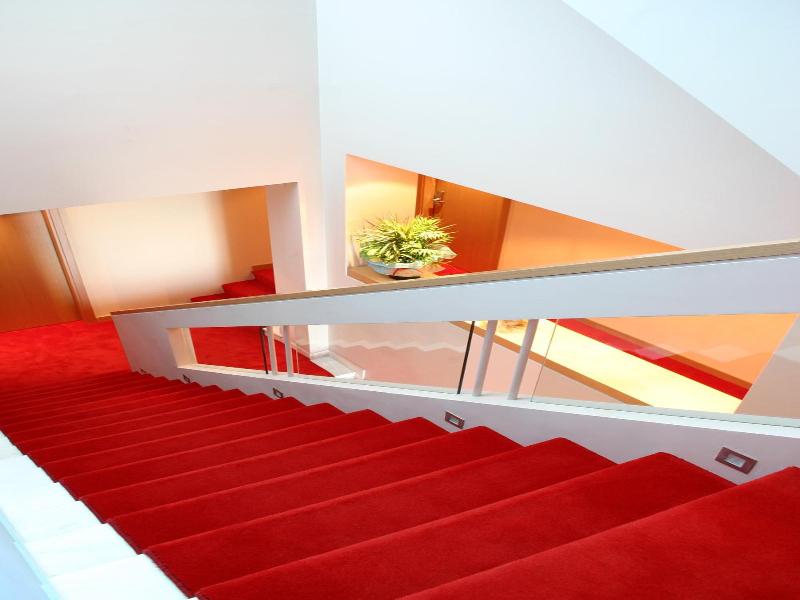 Deves hotel image