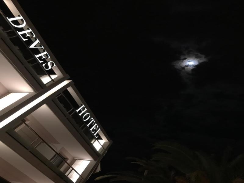 Deves hotel image