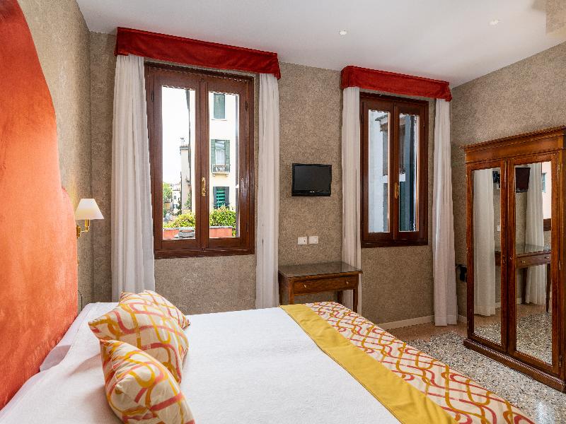 Hotel Villa Rosa image