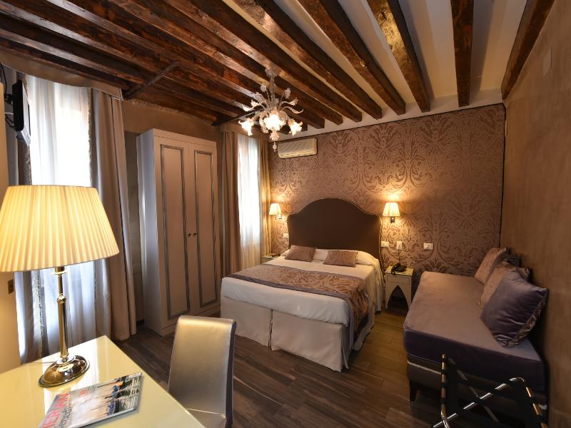 Hotel Villa Rosa image
